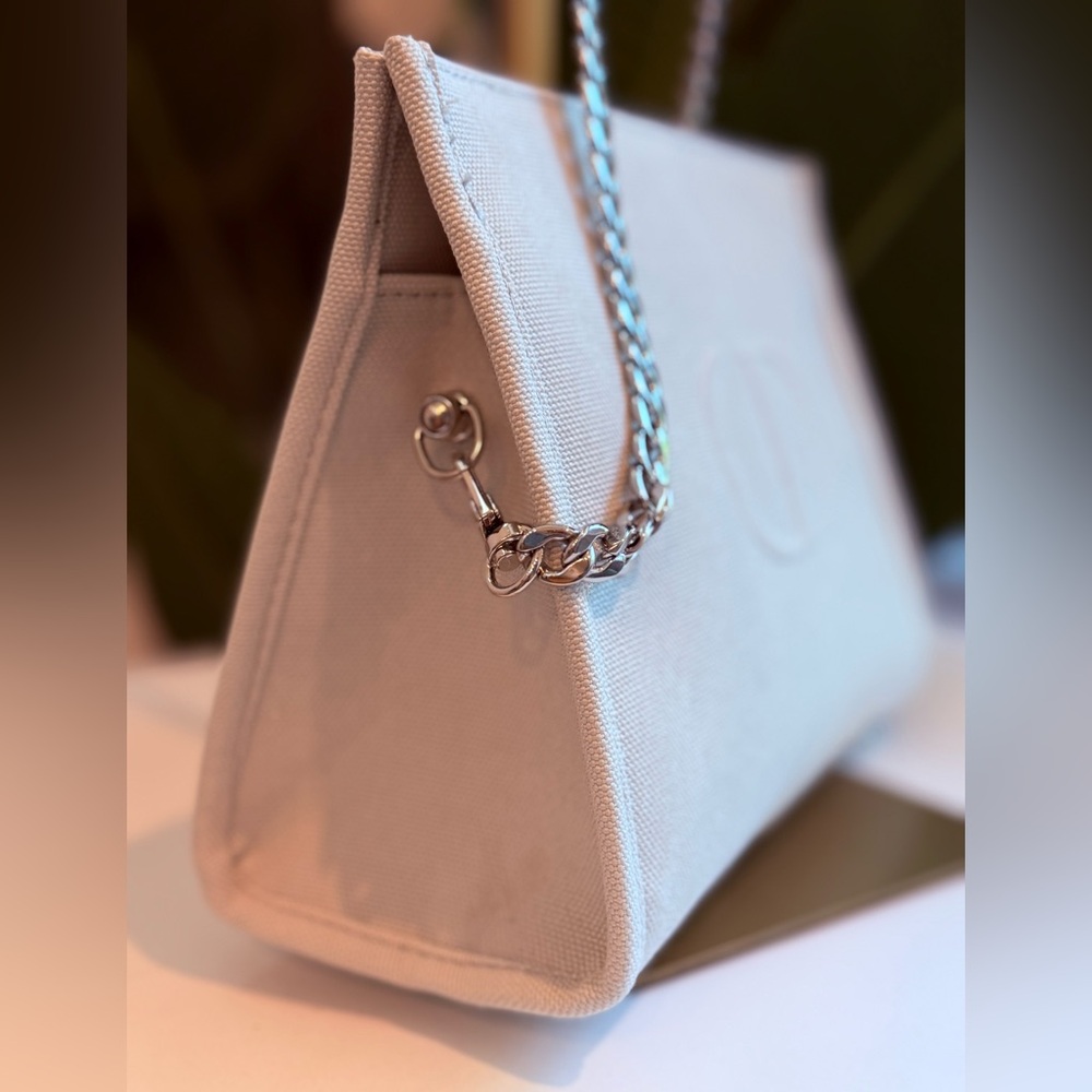 Dior - Picture 2 of 5